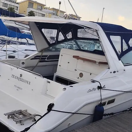 Marina Yatch Experience Botel